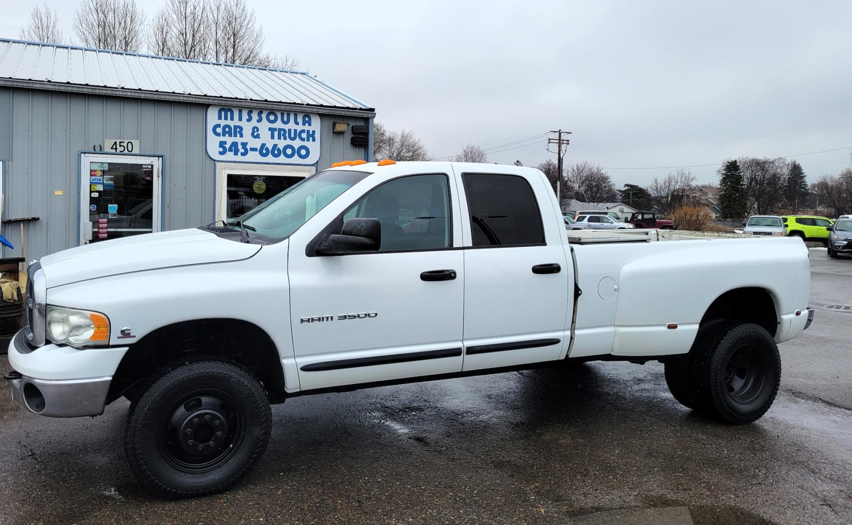 2005 White /Black Dodge Ram 3500 SLT (3D7LS38C85G) with an 5.9L I6 24V Cummins engine, 6 Speed Manual transmission, located at 450 N Russell, Missoula, MT, 59801, (406) 543-6600, 46.874496, -114.017433 - Photo#0